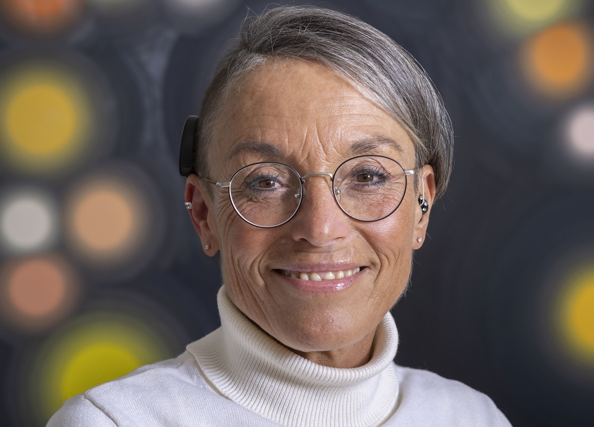 Regula versteckt ihre Hörgeräte nicht Pro Audito die führende